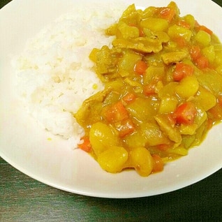 昔なつかしい☆黄色いカレー